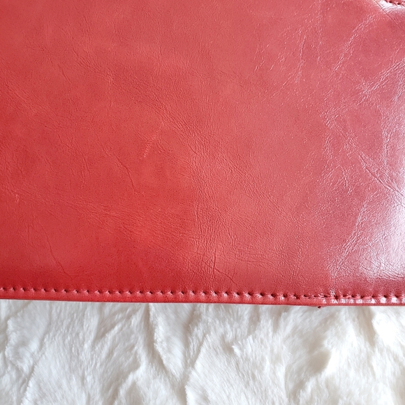 FREE w/$25 Purchase! - Red Floral Clutch by CATO - Picture 7 of 7